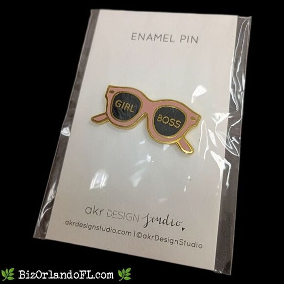 ENAMEL PINS: Pink 'Girl Boss' Enamel Pin - Picture 1 of 1